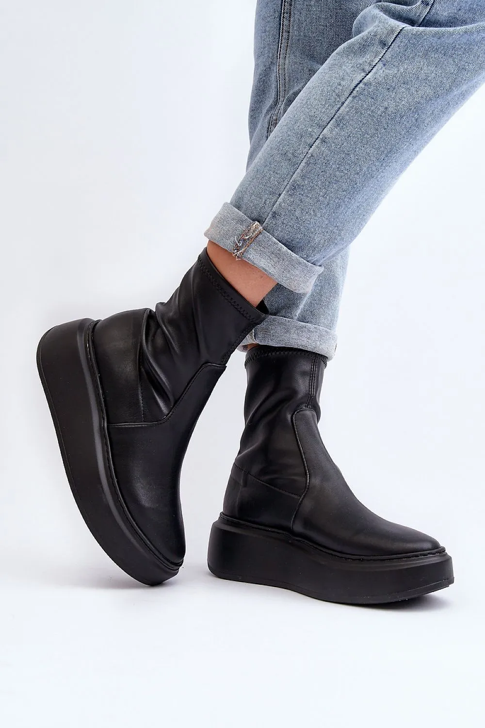 Buskin boots