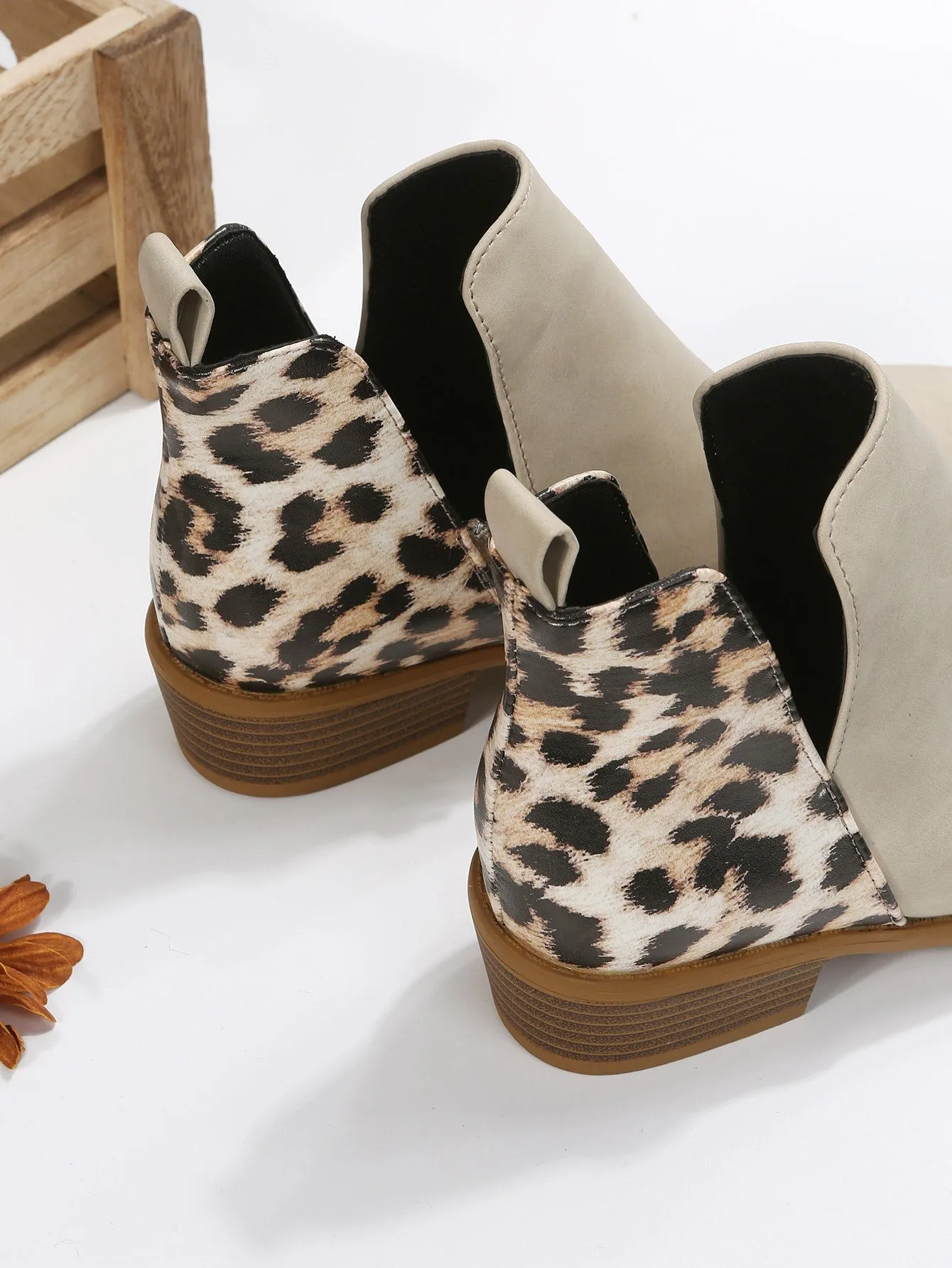 Leopard Pattern Chunky Heeled Boots - Beige - FD ⚡