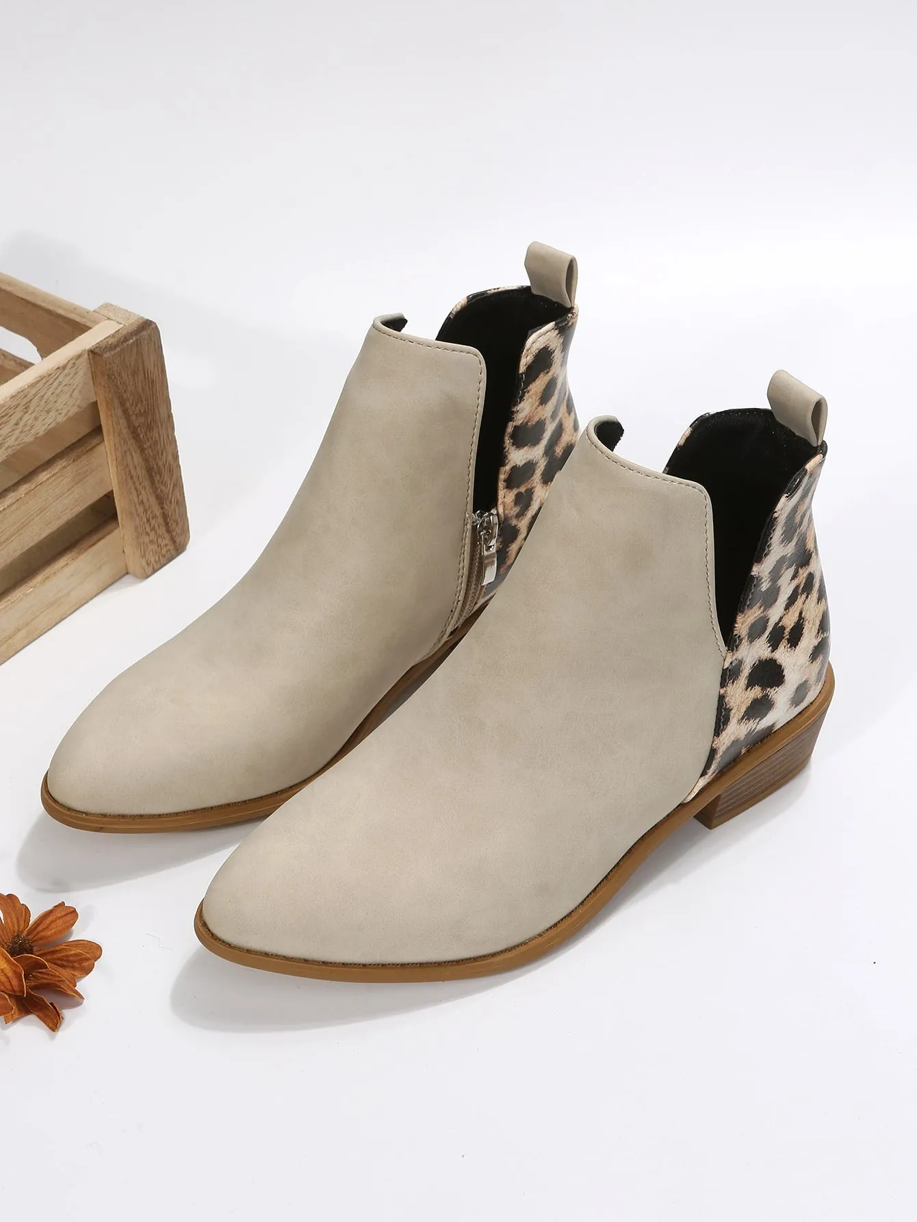 Leopard Pattern Chunky Heeled Boots - Beige - FD ⚡