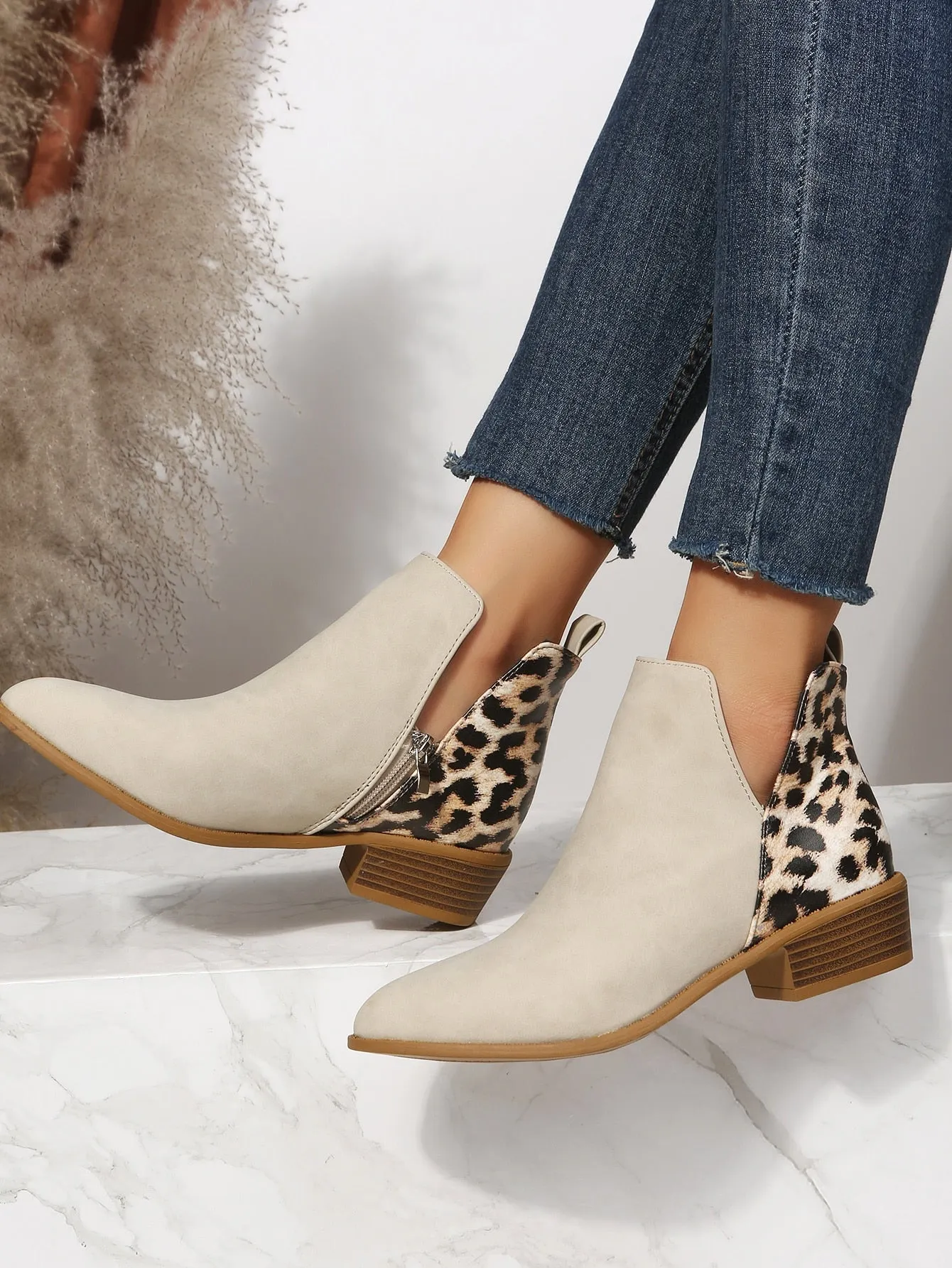 Leopard Pattern Chunky Heeled Boots - Beige - FD ⚡