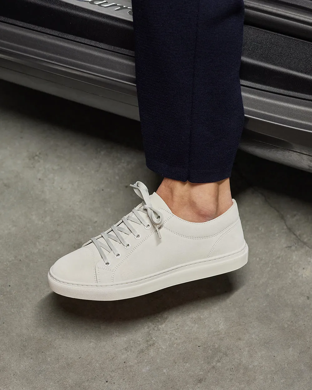 LT 01 Premium Suede Court Off White