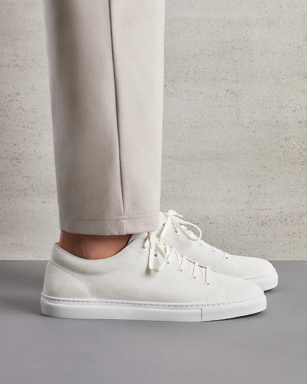 LT 01 Premium Suede Court Off White