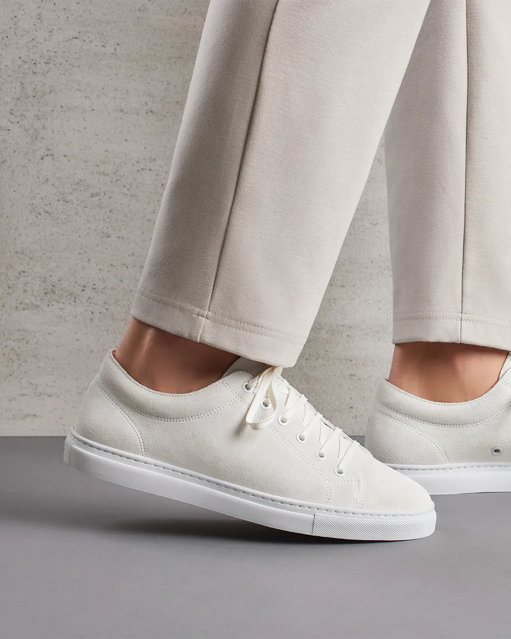 LT 01 Premium Suede Court Off White