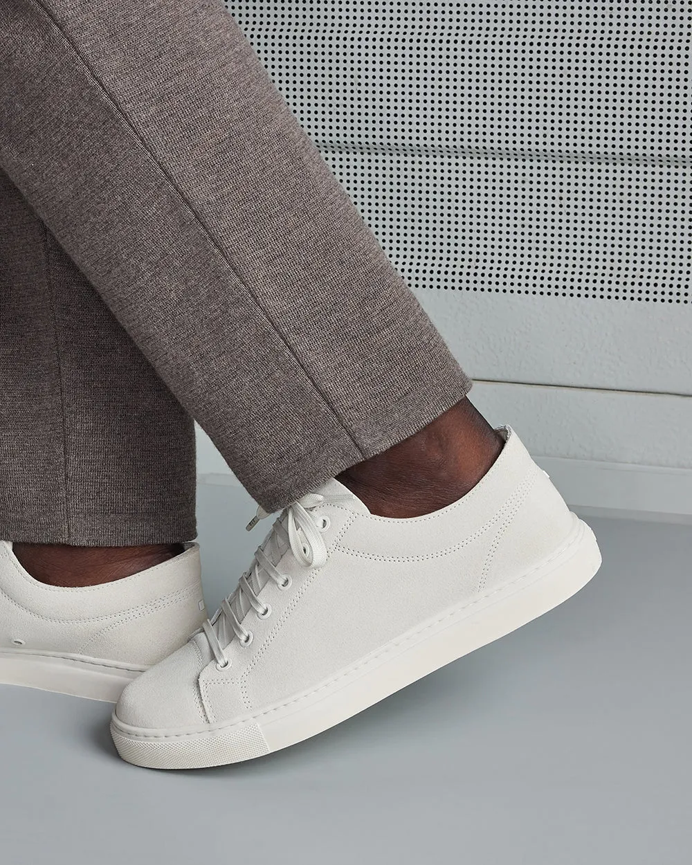 LT 01 Premium Suede Court Off White