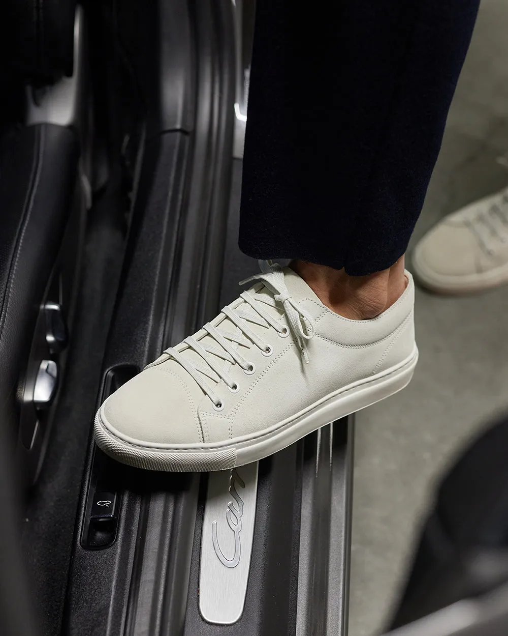 LT 01 Premium Suede Court Off White