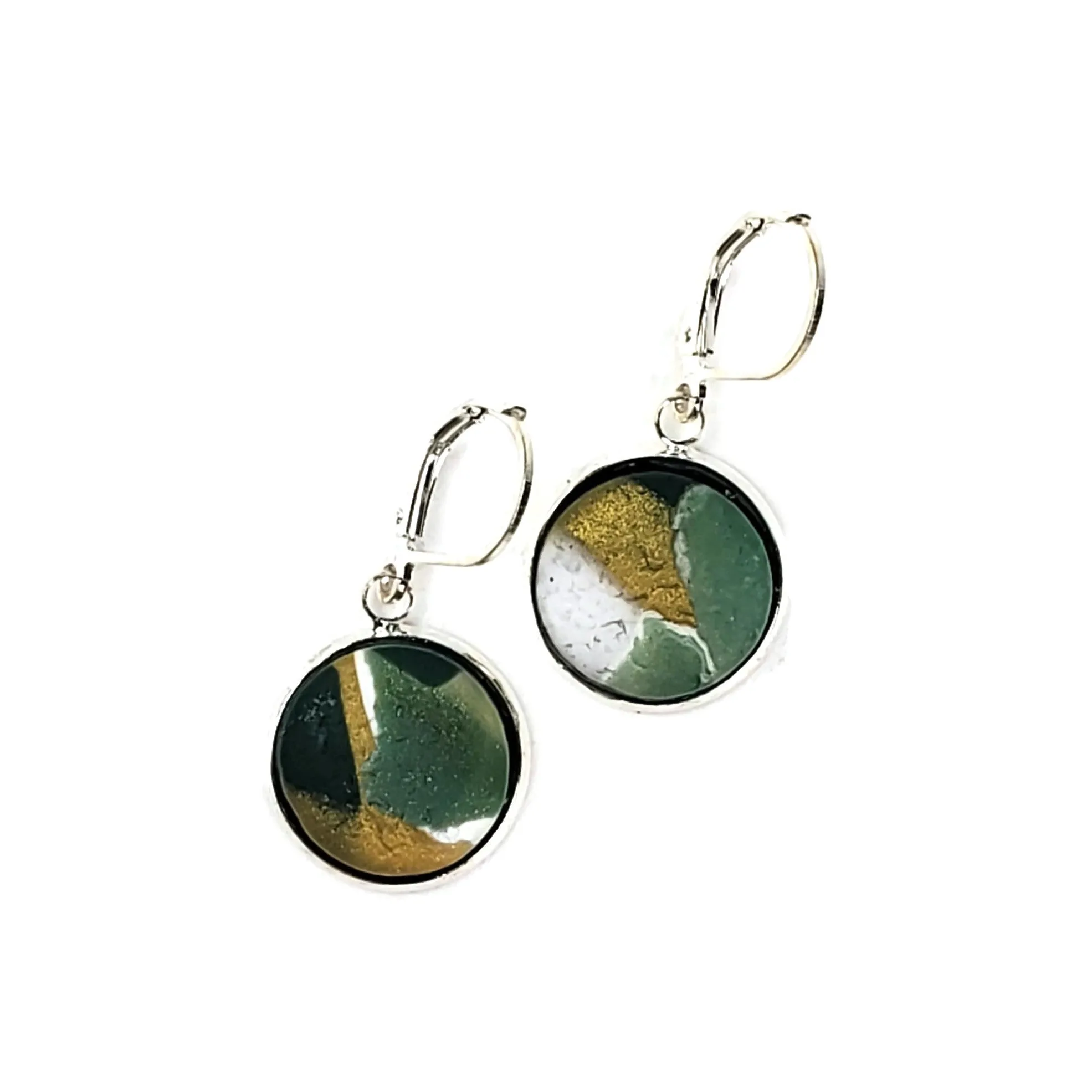 Milwaukee Bucks Dangle Earring - 14mm Round Bezel - Stylish Fan Accessory