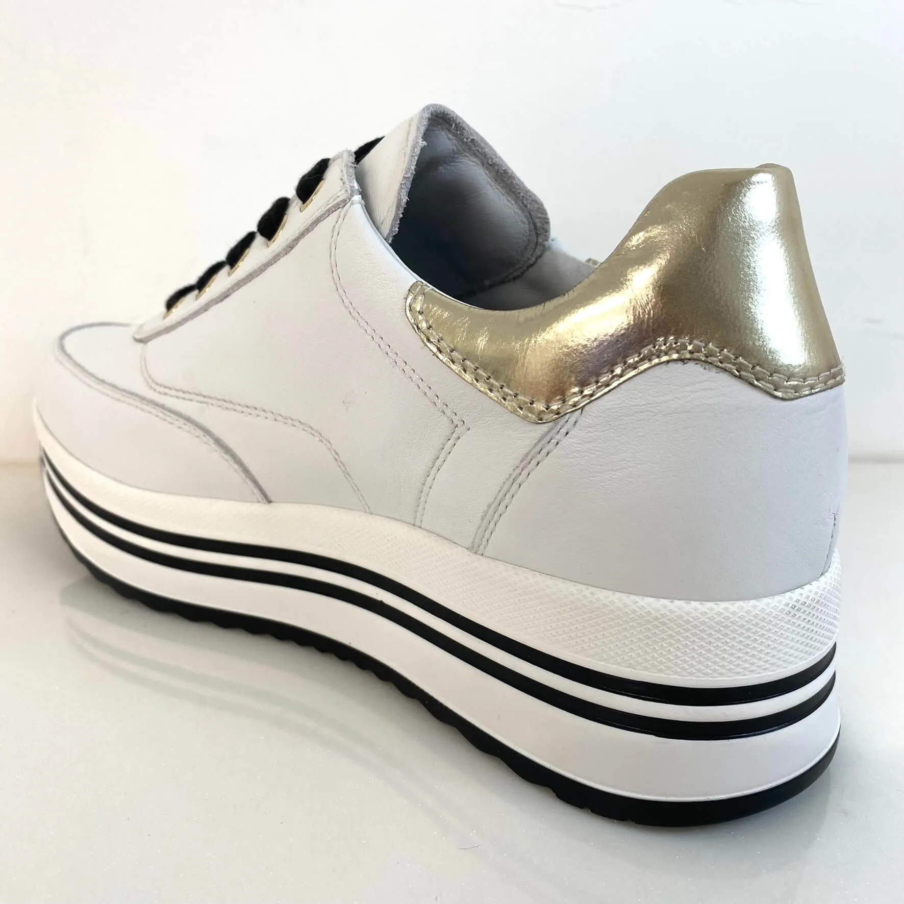 NeroGiardini White Leather Raised Sole Sneakers