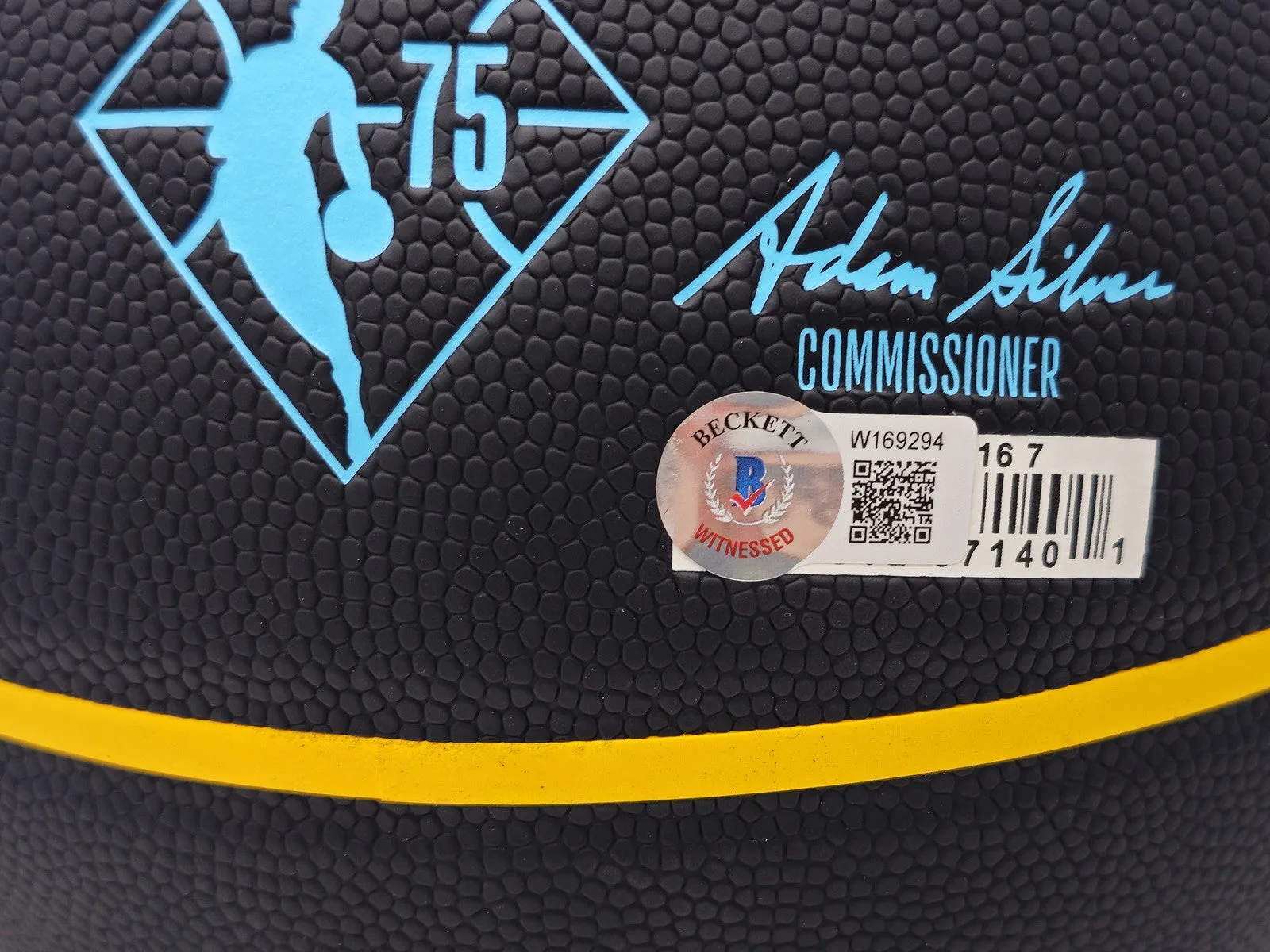 SHAQUILLE O'NEAL AUTOGRAPHED 75TH ANNIVERSARY BASKETBALL HEAT BECKETT 235722