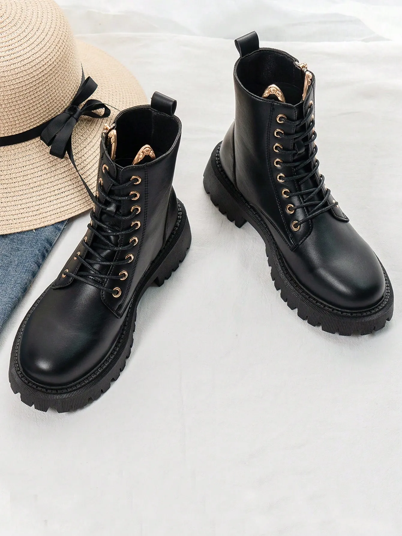 Side Zipper Black Boots With Thick Sole - Black