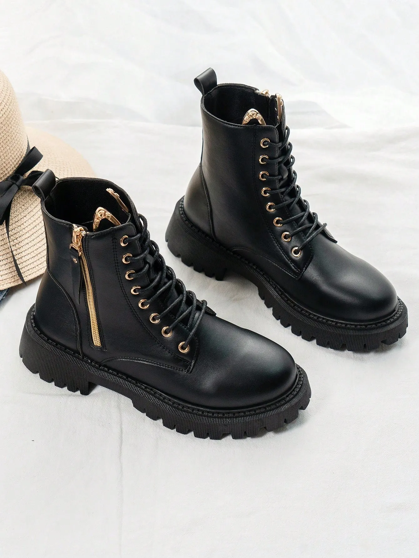 Side Zipper Black Boots With Thick Sole - Black