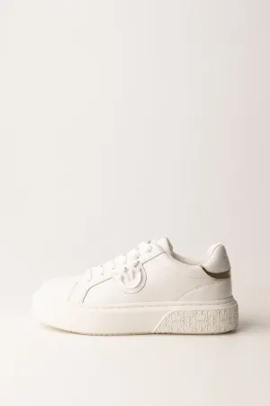 Sneakers con Dettagli Logo