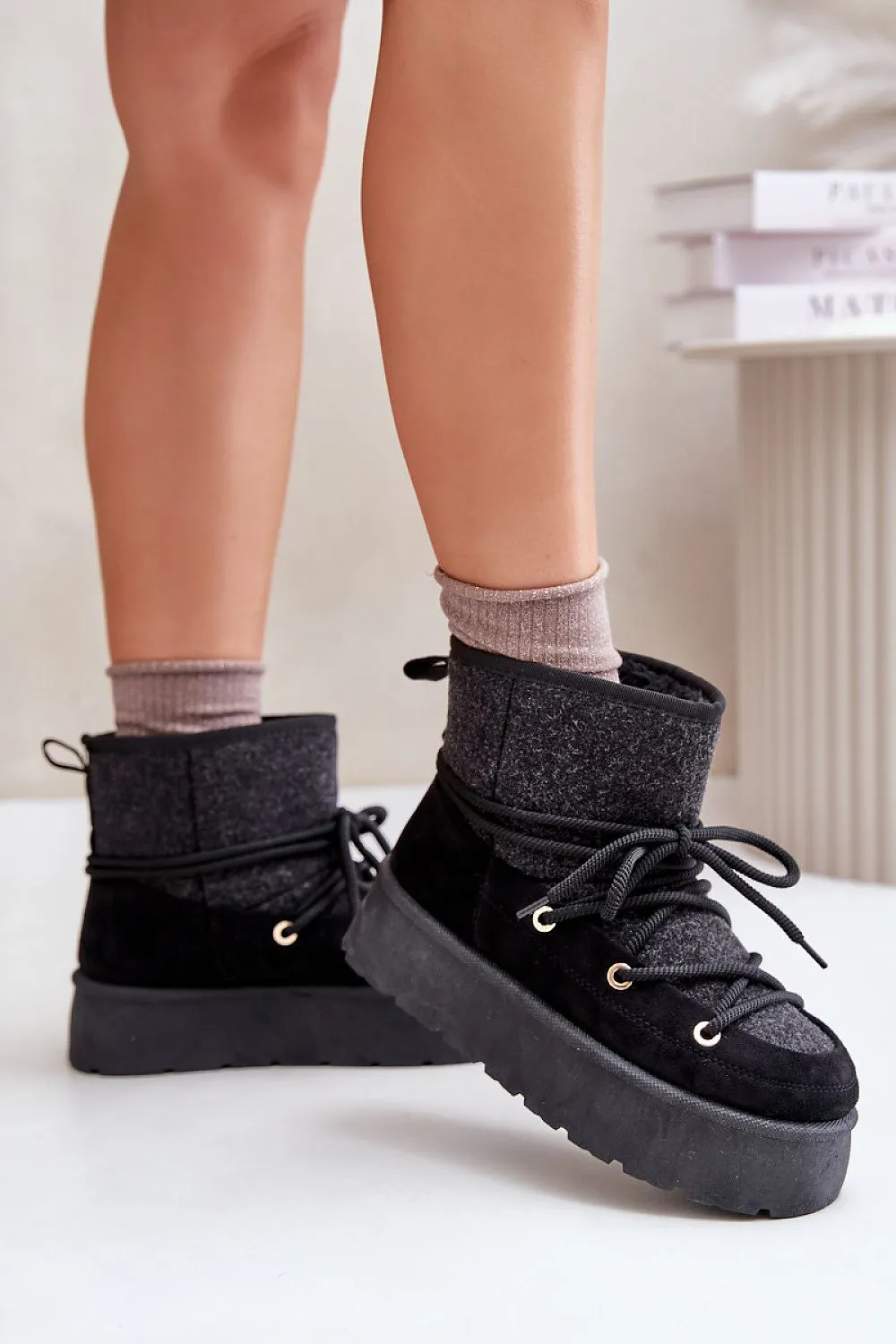 Snow boots