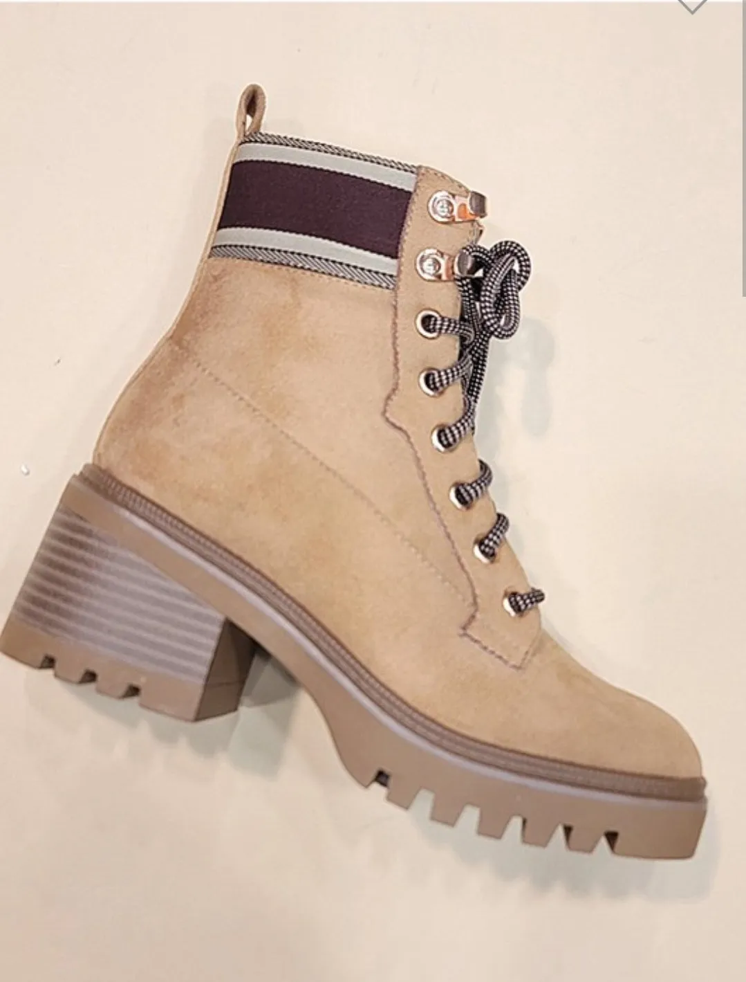 Striped Pattern Lace-up Front Platform Boots