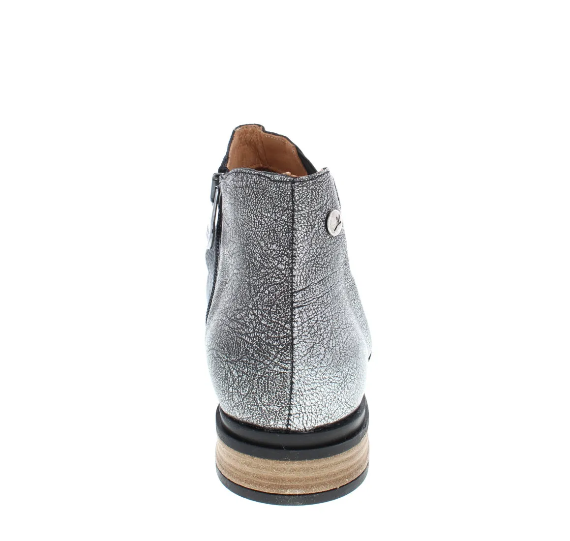 Wanda Panda Velia-Black