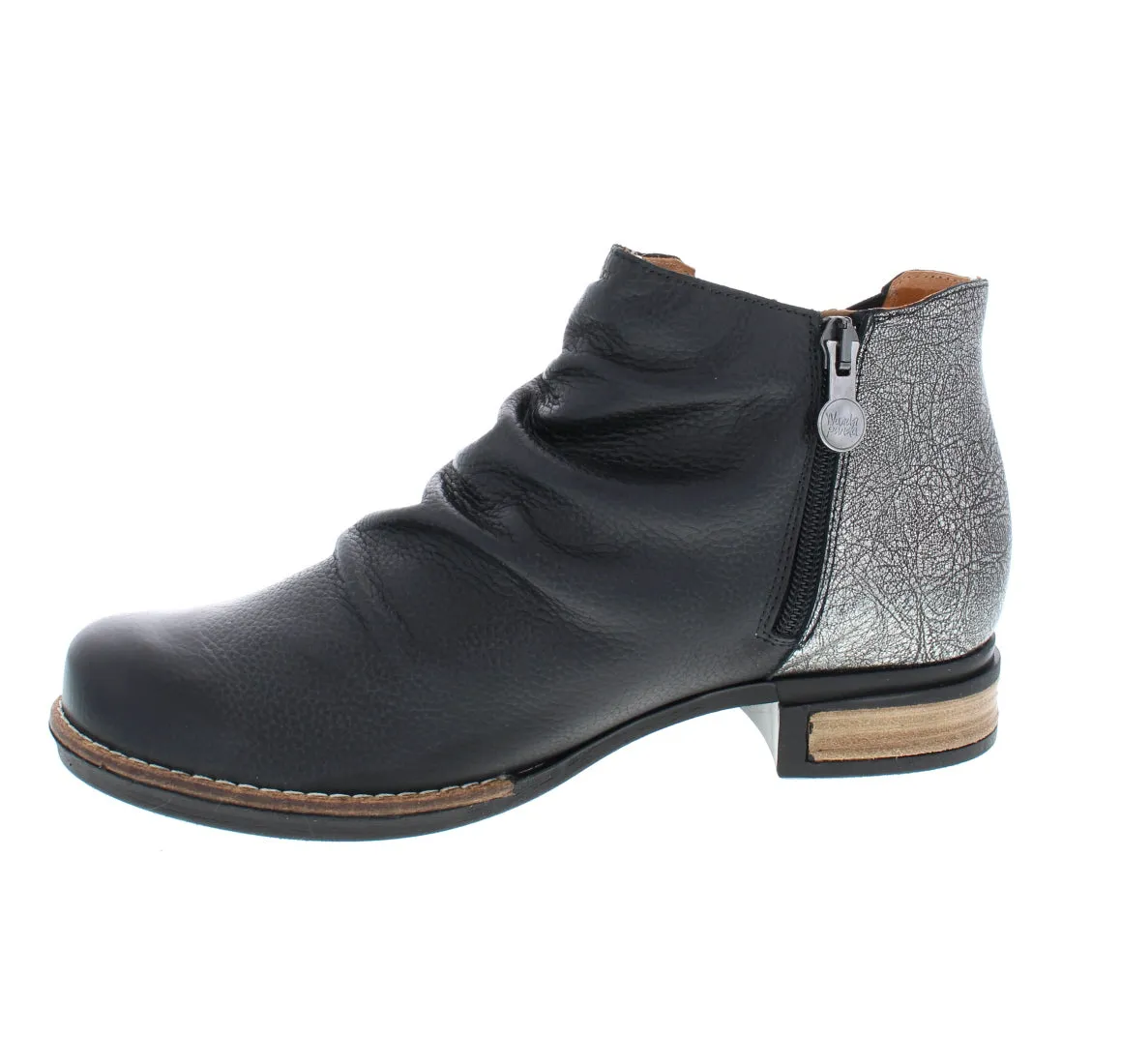 Wanda Panda Velia-Black